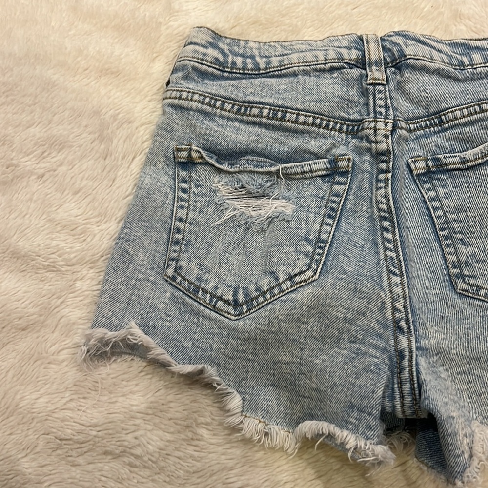Altar’d State Distressed Denim Shorts Light Wash Size 25/1 - Picture 9 of 10